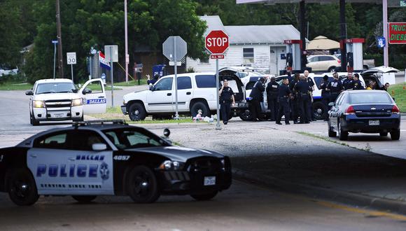 Imagen referencial que muestra a la policía de Dallas reunida. EFE
