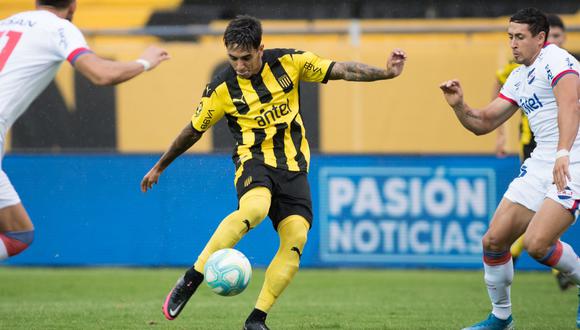 Peñarol venció 3-0 a River y continúa en lo más alto del torneo clausura y tabla  anual por el fútbol profesional uruguayo.