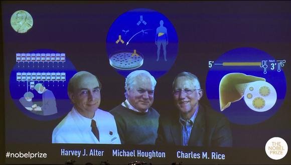 En la imagen se puede observar a los tres virólogos galardonados. El Nobel de Medicina es el primero de la ronda de estos prestigiosos premios. (Captura / YouTube / Nobel Prize)