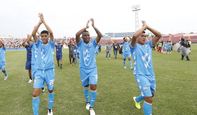 Celebración de Atlético Grau y Deportivo Llacuabamba por el ascenso a primera división. (Fotos: Violeta Ayasta / GEC)