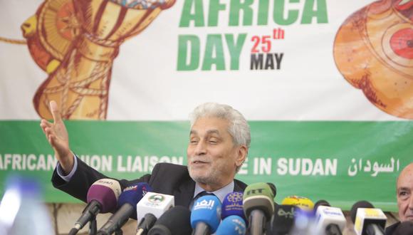 Mohamed Hassan Labat,&nbsp;mediador de la Unión Africana.&nbsp; (Foto: EFE)