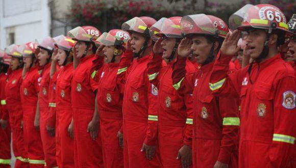 Trabajadores que sean bomberos podrán ausentarse en emergencias