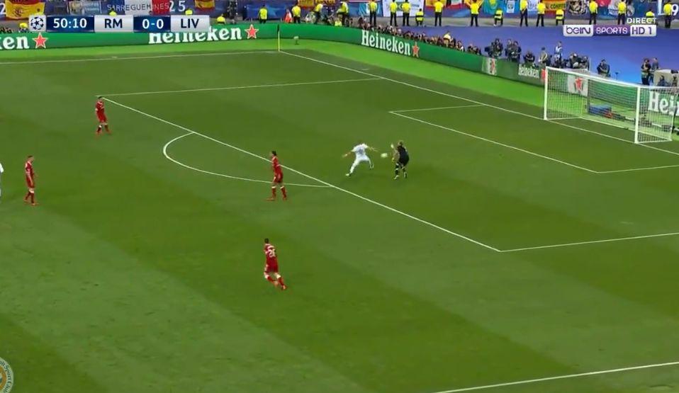 Real Madrid vs. Liverpool: error de Karius y  gol de Karim Benzema para el 1-0 | VIDEO