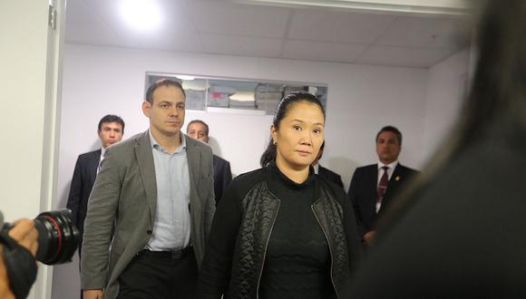Keiko Fujimori dijo que tras la anulación del indulto a su padre, el ex presidente Alberto Fujimori, y su reclusión, “vienen” por su esposo. (Foto: Archivo El Comercio)