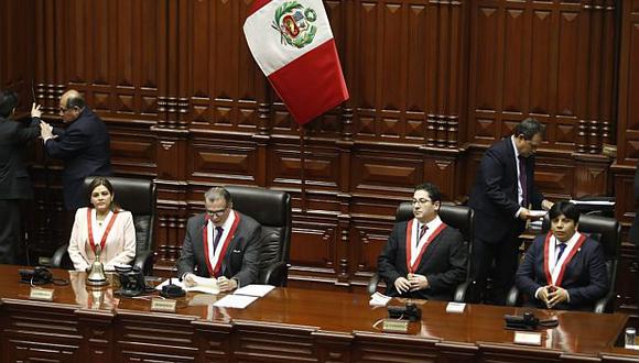 Nueva mesa directiva del Congreso juró este sábado. (Foto: César Campos/ El Comercio)