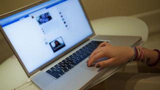 Facebook: mujer apuñaló a su esposo por celos en red social