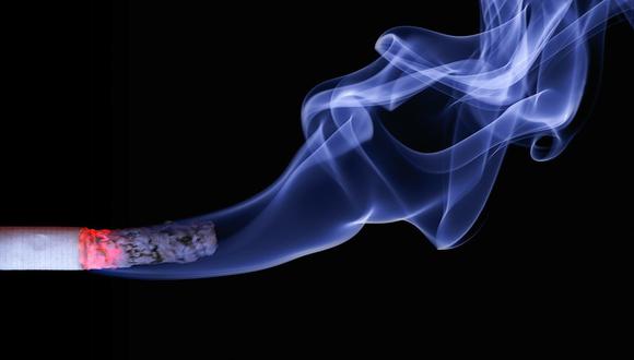 Es necesario investigar más para determinar los efectos de fumar y vapear sobre las personas con COVID-19. (Foto: Pixabay)