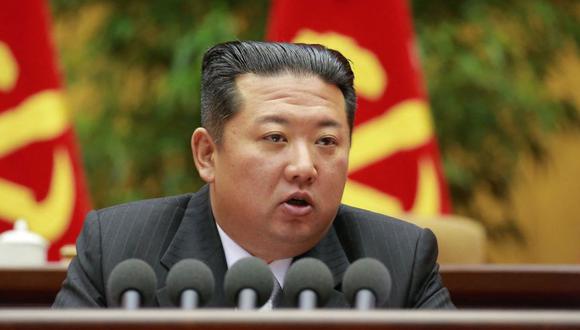El líder norcoreano, Kim Jong-un, pronuncia un discurso de apertura durante la Segunda Conferencia de Secretarios de los Comités Primarios del Partido de los Trabajadores de Corea (WPK). (Foto: KCNA vía REUTERS).