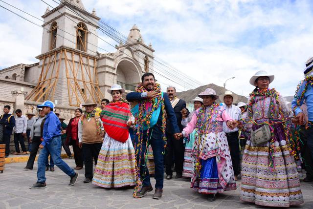 Segunda vuelta: Elmer Cáceres recorre provincias de Arequipa tras virtual triunfo