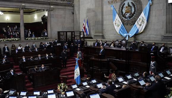 Con 101 votos a favor, 8 en contra y 51 faltas, el Congreso de Guatemala aprobó la ley que contiene cambios al Código Penal en el que aumenta las penas de cinco hasta de 10 años de prisión a las mujeres que aborten (Foto: Johan Ordonez / AFP / Archivo)