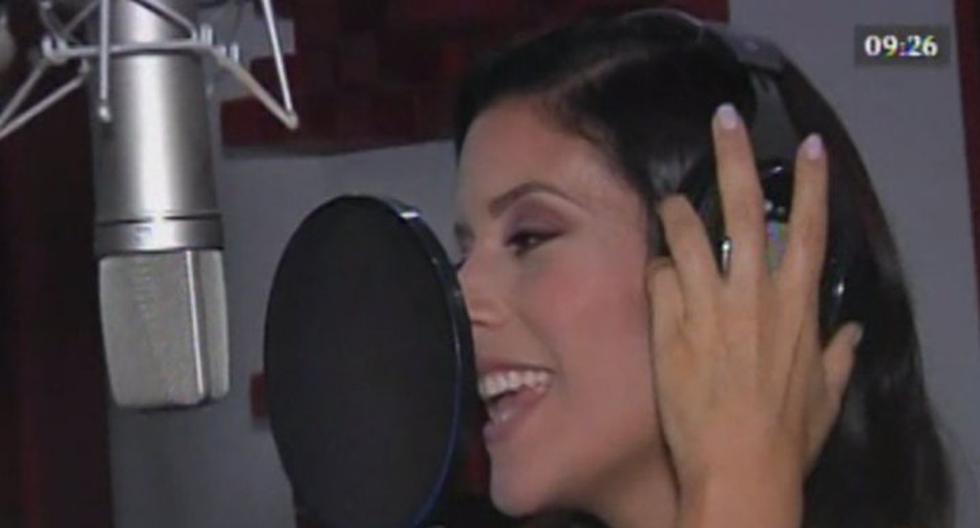 María Pía Copello canta tema para Mujercitas. (Foto: Captura América TV)