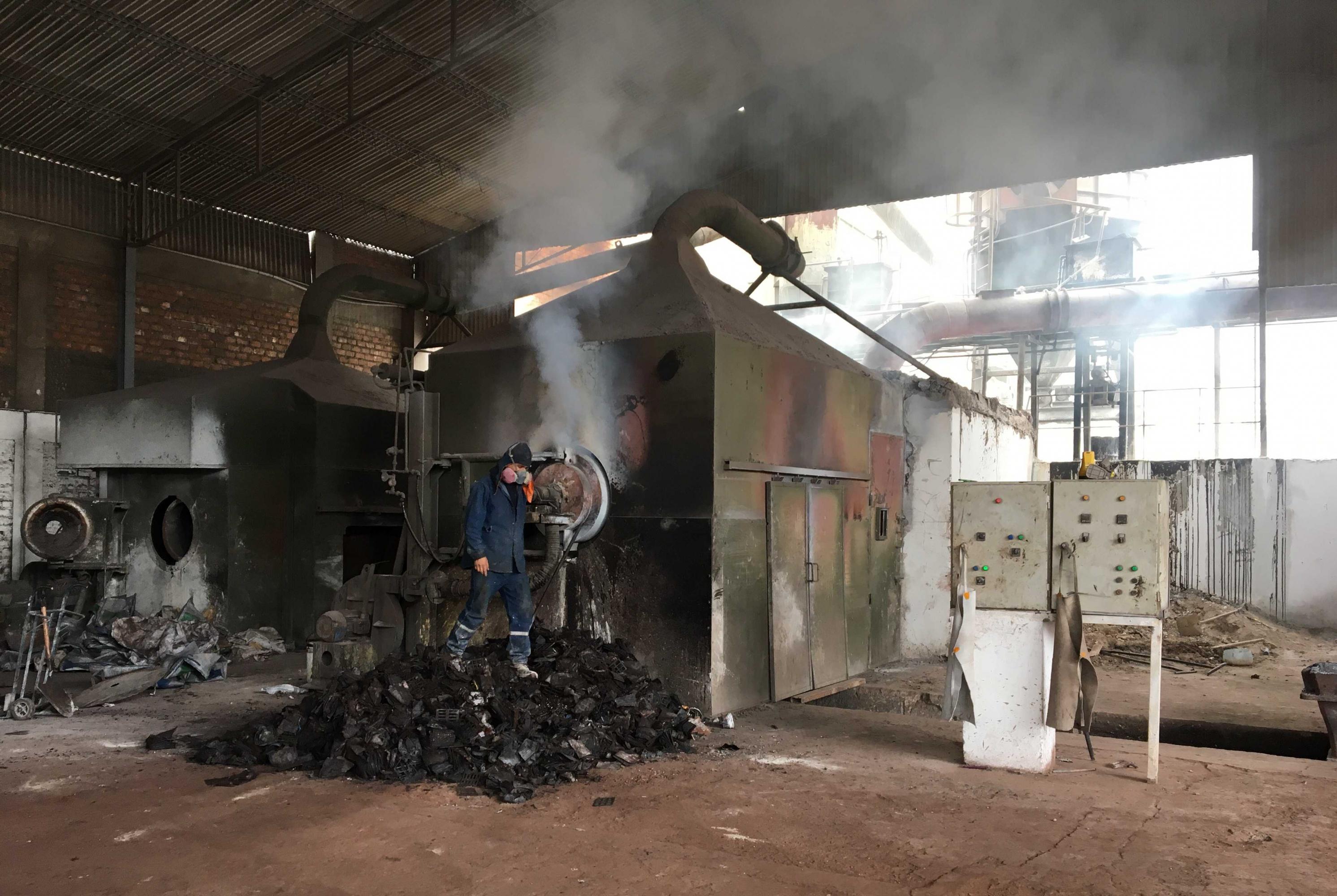 Fundidora de plomo en Ventanilla