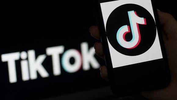 En esta ilustración fotográfica, el logotipo de la aplicación de redes sociales, TikTok. (Foto de Olivier DOULIERY / AFP)