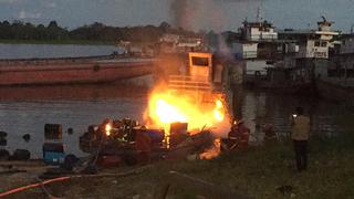 Iquitos: embarcación se incendia en río Itaya y deja dos heridos | FOTOS y VIDEO