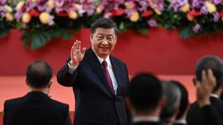 Un legislador hongkonés dio positivo al coronavirus tras posar en una foto con el presidente Xi Jinping