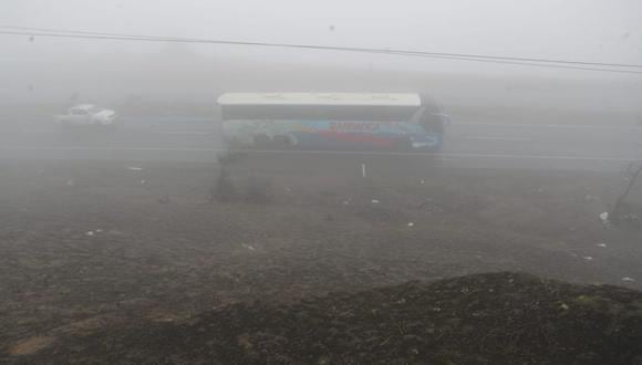 Accidente vehicular por densa neblina en el km 66 de la Panamericana Norte altura  de la variante de Pasamayo. Fotos: Alessandro Currarino/ @photo.gec