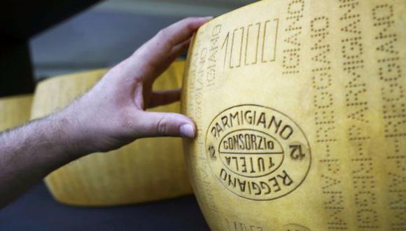 Europa no quiere que se use el nombre de sus quesos en productos elaborados por México. (Foto: AFP)