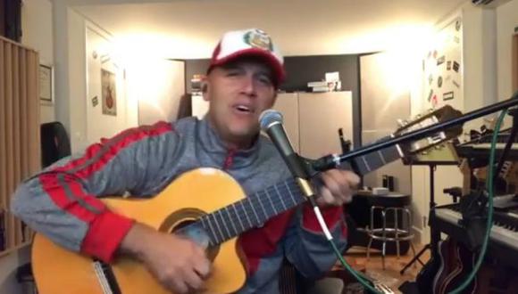 Gian Marco motivó a la selección cantando una emotiva versión de "Contigo Perú". (Captura: Facebook)