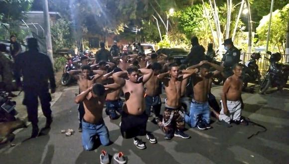La policía y las Fuerzas Armadas de El Salvador capturan a 44 pandilleros de la MS13 en Santa Elena, Usulután. (Policía Nacional Civil de El Salvador).