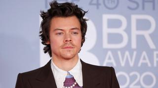 Brit Awards 2020: Harry Styles rindió homenaje a su expareja Caroline Flack en su paso por alfombra roja