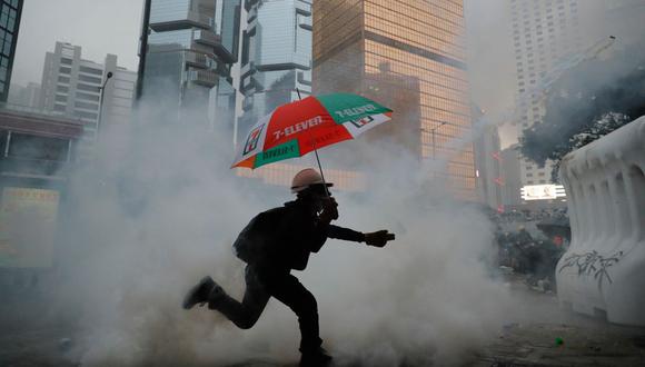 Hong Kong: Disturbios en manifestación prohibida cerca del Parlamento. (Foto: AP)