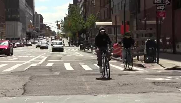 Coronavirus en Estados Unidos: bicicletas y motos invaden las calles de Nueva York