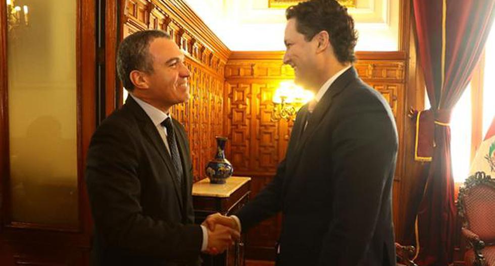 Primer ministro, Salvador del Solar, llegó al Congreso para reunirse por 20 minutos con su presidente, Daniel Salaverry. (Foto: Agencia Andina)