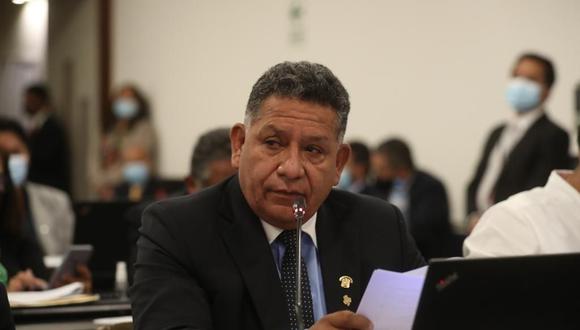 Esdras Medina era miembro de Unidad y Diálogo Parlamentario cuando sustentó informe para destituir a la JNJ. (Foto: Congreso)