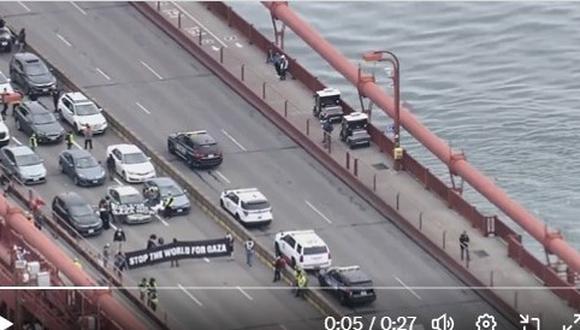 Manifestantes propalestinos bloquearon este lunes el puente Golden Gate de San Francisco, al oeste de Estados Unidos, para protestar contra la guerra en Gaza. (Captura de video).