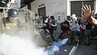 Más de 30 policías heridos y dos comisarías afectadas durante protestas en las últimas 24 horas, informa PNP