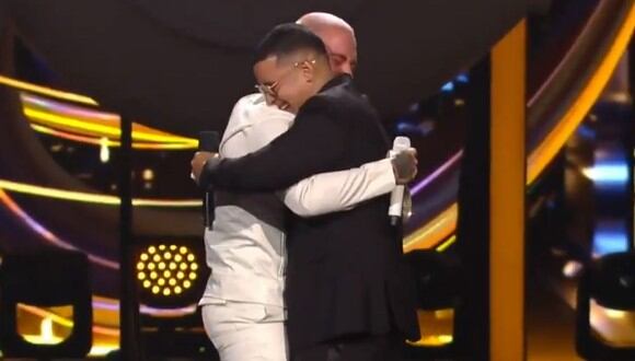 J Balvin y Daddy Yankee protagonizaron uno de los momentos más emotivos en la gala de los Premios Lo Nuestro 2020 | Captura de video