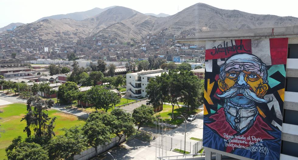 En el mural se puede leer: “Polonia saluda a Perú con motivo del 200° aniversario de su independencia”. (Foto: Jorge Cerdán)