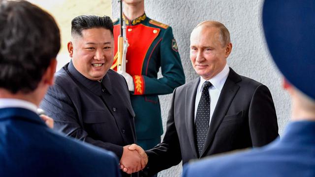 Cumbre Vladimir Putin - Kim Jong-un EN VIVO: El presidente de Rusia se reunió en Vladivostok con el líder norcoreano. (AFP)