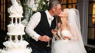 Gwen Stefani y Blake Shelton comparten románticas fotos de su boda secreta 