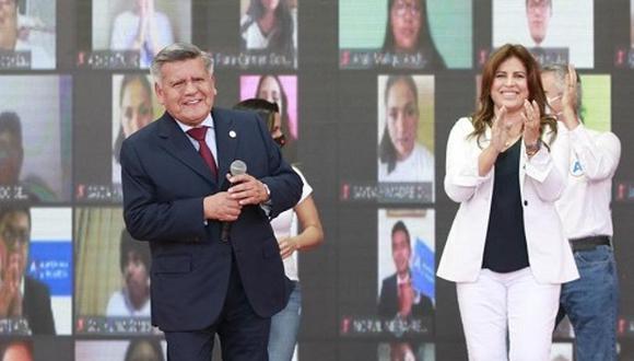 “El espectáculo de Acuña y Omonte es vergonzoso. Debería servir al elector peruano para hacer algunos descartes en sus preferencias”. (Foto: APP).