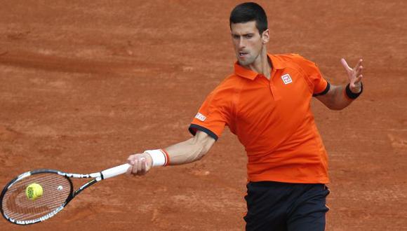 Novak Djokovic debutó con clara victoria en Roland Garros