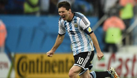 Empiezan a circular billetes falsos de Messi en Río de Janeiro