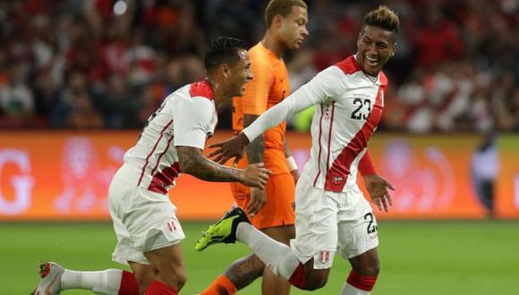 Perú vs. Holanda: Pedro Aquino marcó el 1-0 de cabeza. (Foto: Twitter Selección peruana)