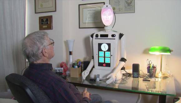 La inteligencia artificial de Ryan le permite emplear "juegos cognitivos" para mantener activos los cerebros de los pacientes con Alzheimer. (Foto: Universidad de Denver / YouTube)