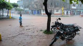 Tingo María está inundada tras dos horas de lluvia