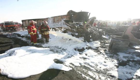 Chofer murió calcinado tras impactar cisterna con combustible