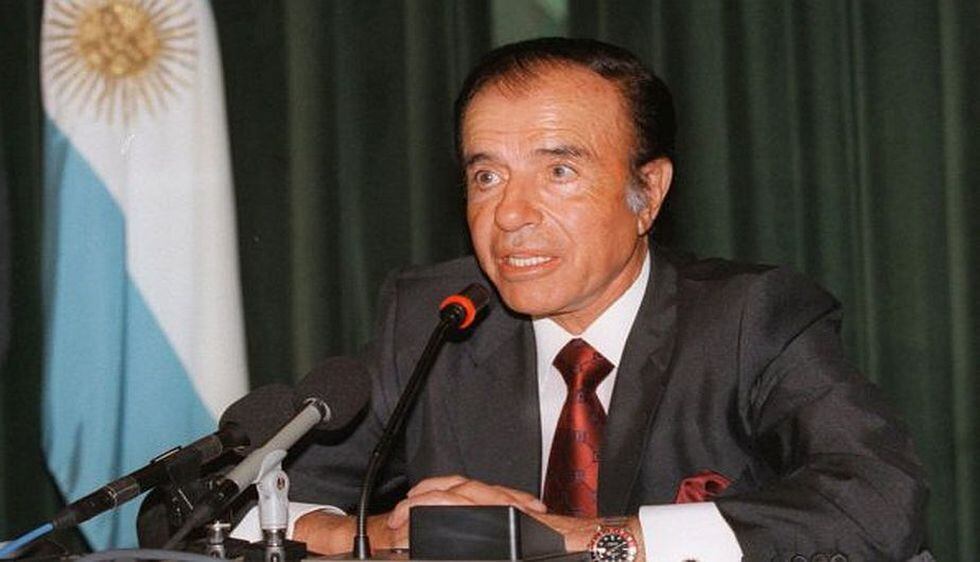 Carlos Menem estuvo 10 años en el poder, fue condenado por diversos delitos, pero no cumple la condena en prisión.