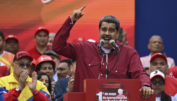 Imagen de archivo | El presidente de Venezuela, Nicolás Maduro, pronuncia un discurso ante los trabajadores que participan en una manifestación para conmemorar el Primero de Mayo (Día del Trabajo) en Caracas, el 1 de mayo de 2023. (Foto de Federico Parra / AFP)