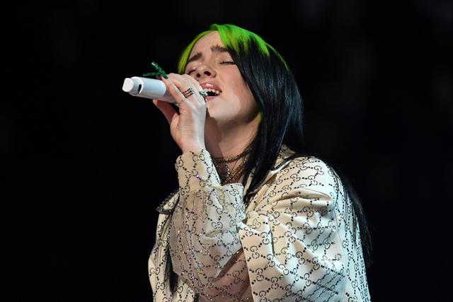 Billie Eilish durante su presentación. (Foto: AFP)