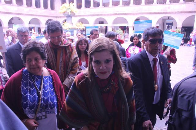 La presidenta del consejo de ministros, Mercedes Araoz, estuvo presente esta mañana en la clausura del Tinkuy 2017 Encuentro del arte textil. (Foto: Miguel Neyra, Corresponsal en Cusco)