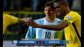 Jugador de Jamaica se hizo un selfie con Lionel Messi (VIDEO)