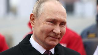 Putin felicita al emir de Qatar por el inminente Mundial