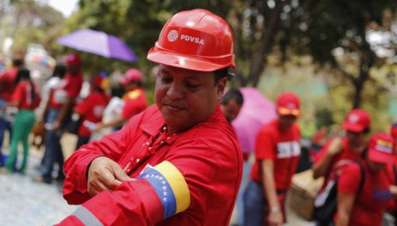 Venezuela apresura la compra de 8 cargamentos de combustible