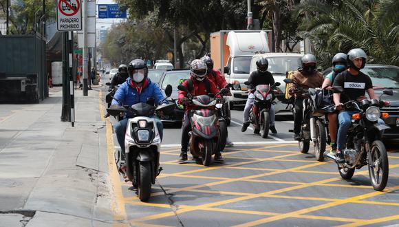 Delincuentes usan dos motos para perpetrar robos a ciudadanos. (Foto: Lino Chipana Obregón / GEC)