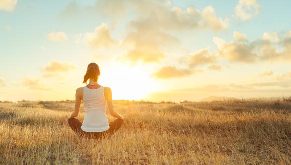Mindfulness es una invitación a que te detengas y respires, y con ese respirar, conectes una y otra vez con el momento presente.